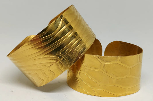 Wavy Striped Brass Cuff
