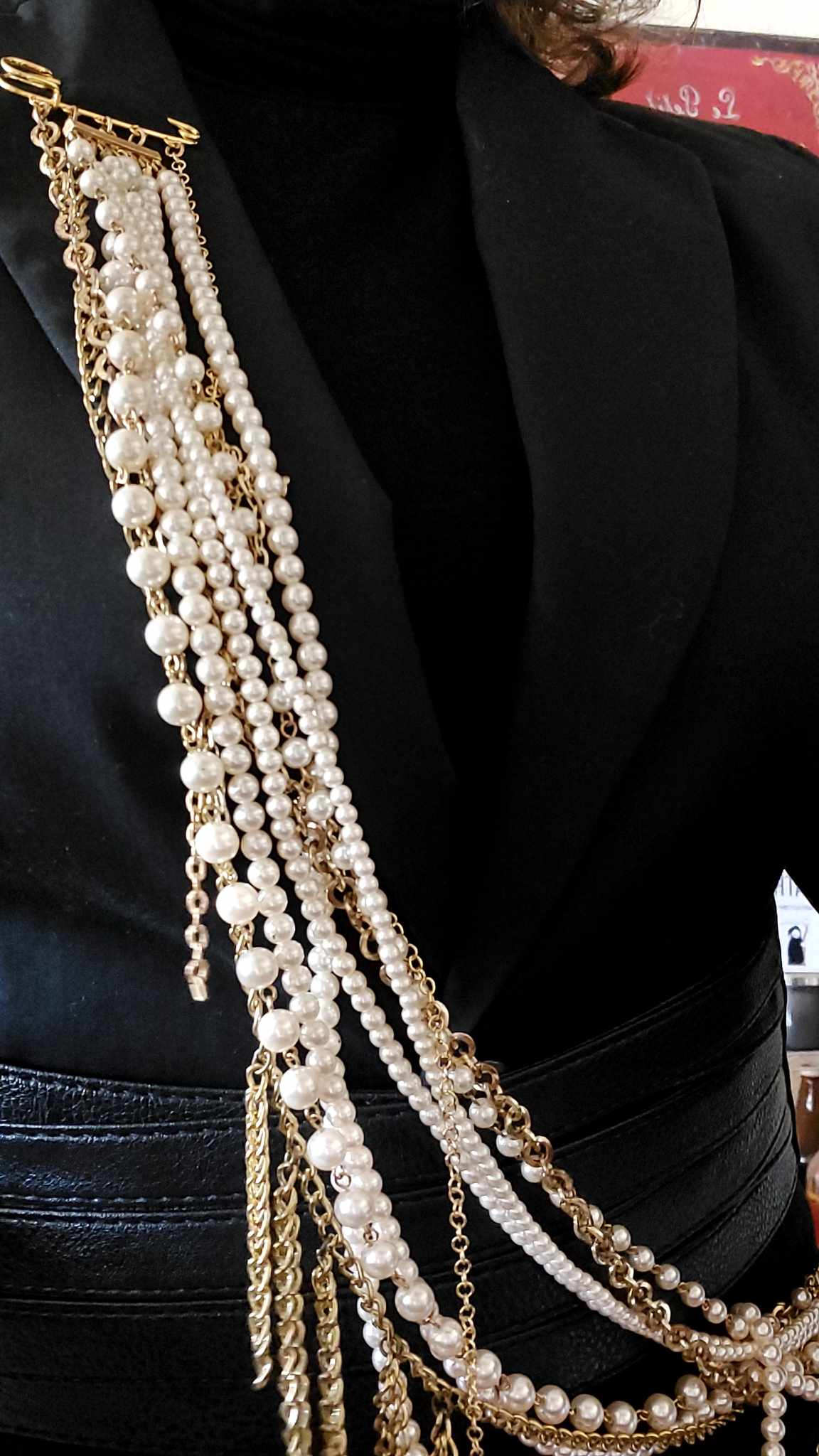Pearl Magic Double Lapel Pin